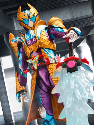 S.H.Figuarts 假面骑士加布 凛冽雪酪冰卫形态