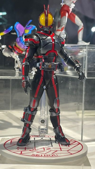 S.H.Figuarts（真骨雕制法） 假面骑士555 夜色版