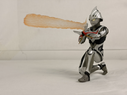 S.H.Figuarts 奈克赛斯奥特曼 幼年形态