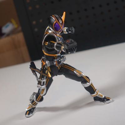 S.H.Figuarts（真骨雕制法）  假面骑士凯撒