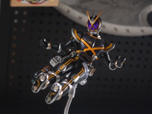 S.H.Figuarts（真骨雕制法）  假面骑士凯撒