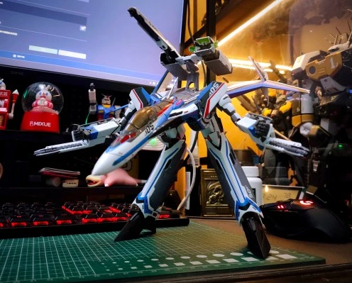 DX超合金 超时空要塞Δ VF-31J改 齐格菲（疾风·因梅尔曼机）