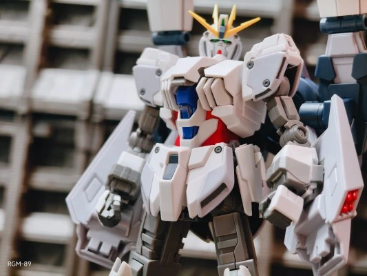 HG 1/144 高达基地限定 NT高达 B装备