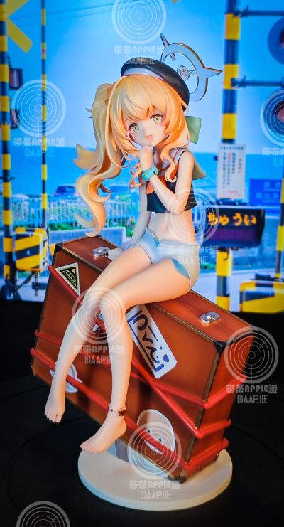 蔚蓝档案 笑脸教授 度假.ver