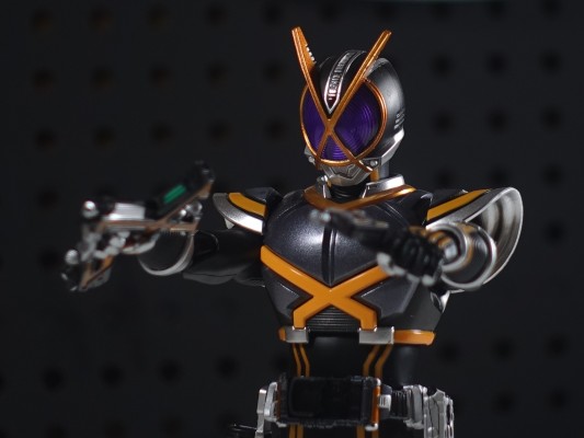 S.H.Figuarts（真骨雕制法）  假面骑士凯撒
