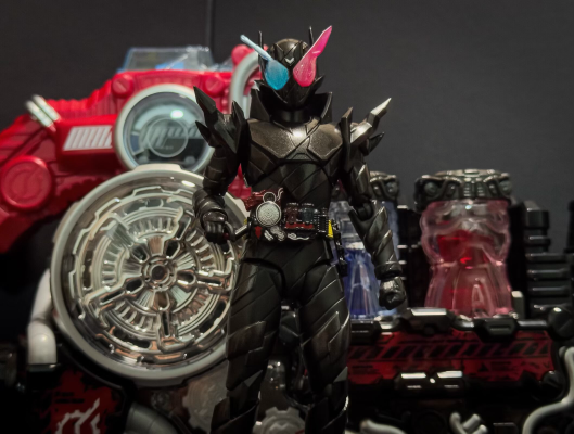 S.H.Figuarts 假面骑士创骑 兔子坦克危险形态 平成世代版