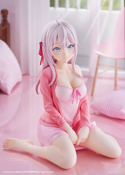 不时用俄语小声说真心话的邻桌艾莉同学 艾莉莎·米哈伊罗夫纳·九条