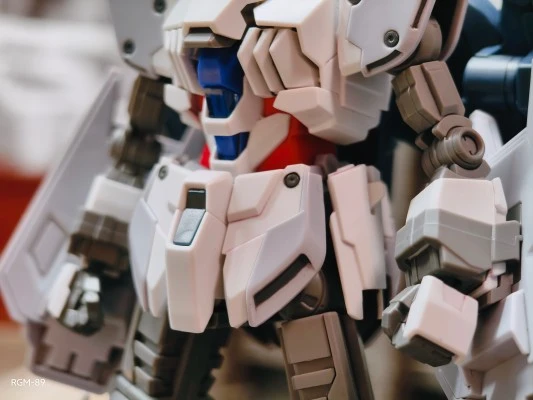 HG 1/144 高达基地限定 NT高达 B装备