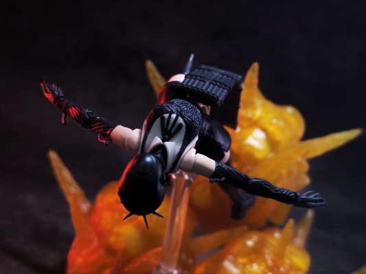 S.H.Figuarts 链锯人 蕾塞篇 炸弹