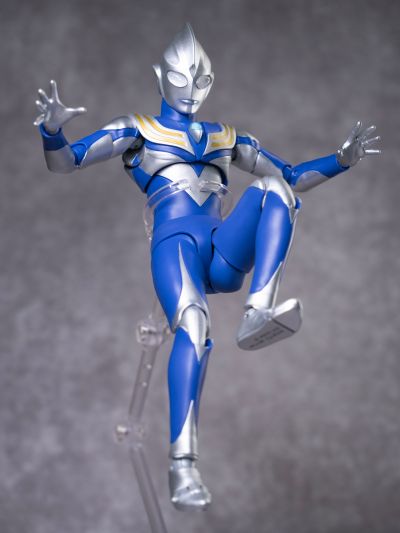 S.H.Figuarts（真骨雕制法） 迪迦奥特曼 空中型