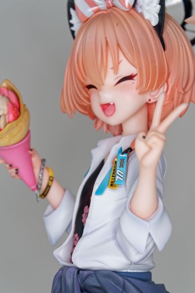 蔚蓝档案 美甘尼禄（校服）
