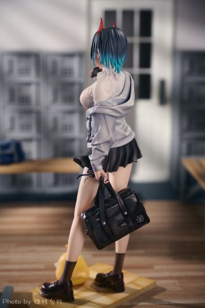 碧蓝航线-乌尔里克·冯·胡贝尔-校服版（A）