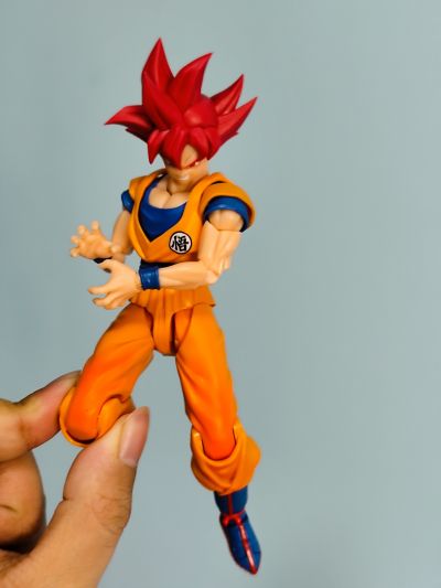 S.H.Figuarts 超级赛亚人之神 孙悟空〈身缠神之气焰的姿态〉