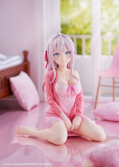 不时用俄语小声说真心话的邻桌艾莉同学 艾莉莎·米哈伊罗夫纳·九条