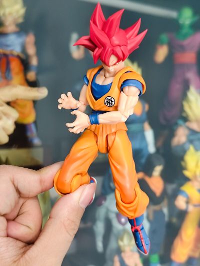 S.H.Figuarts 超级赛亚人之神 孙悟空〈身缠神之气焰的姿态〉