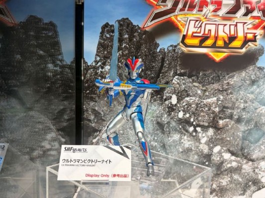 S.H.Figuarts 维克特利奥特曼 骑士形态