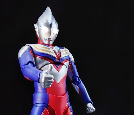 S.H.Figuarts（真骨雕制法）迪迦奥特曼 复合型 -奥特之星版-