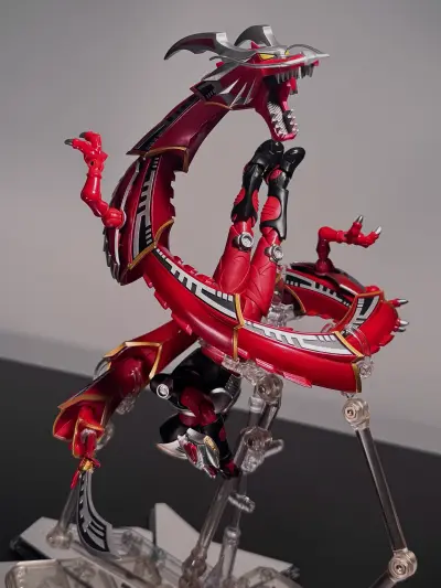 S.H.Figuarts 深红之龙＆假面骑士龙骑扩展配件包