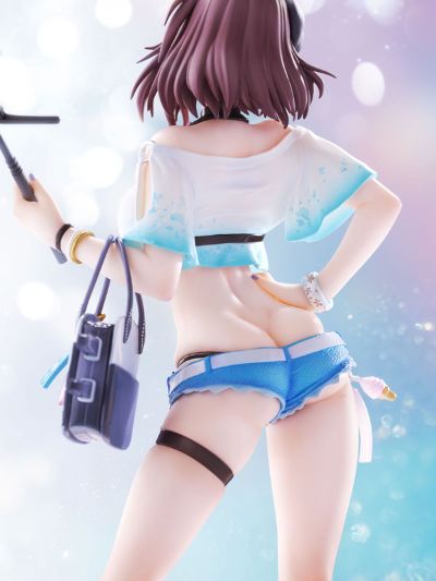 碧蓝航线 雾岛 夏日的大胆尝试
