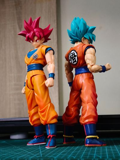 S.H.Figuarts  超级赛亚人之神超级赛亚人 孙悟空 〈超越极限的苍蓝之力〉