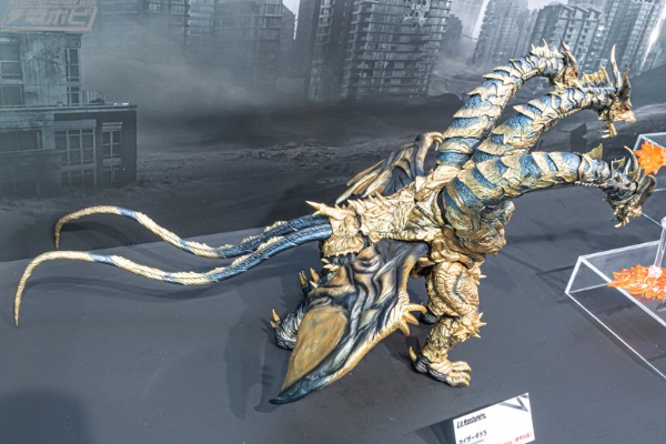 S.H.MonsterArts 凯撒基多拉
