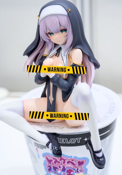 褐色小魅魔
