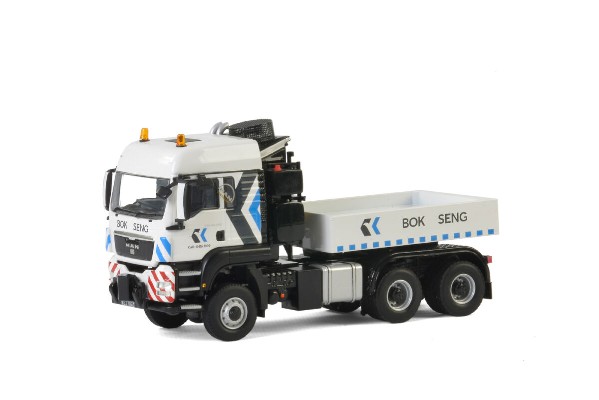 01-2423 MAN TGS XLX 6x6牵引卡车；新加坡博盛