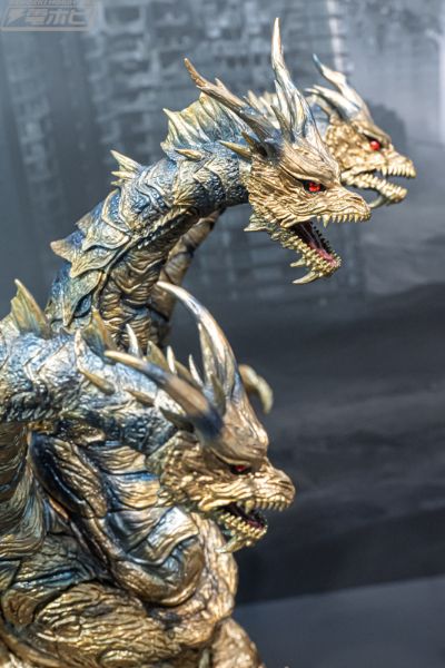 S.H.MonsterArts 凯撒基多拉