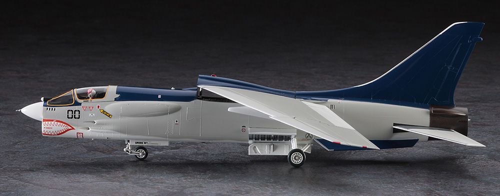 64821 战区88 F-8E 十字军战士“风间真”