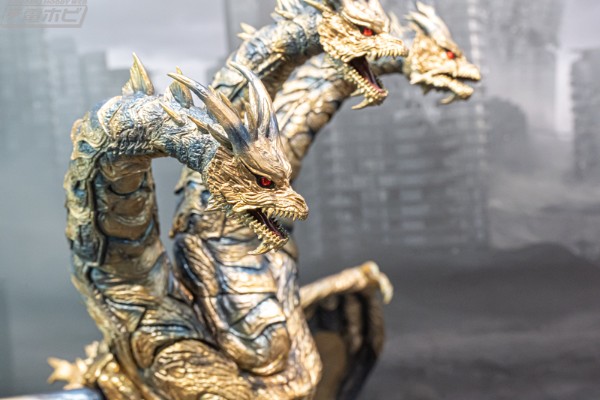 S.H.MonsterArts 凯撒基多拉