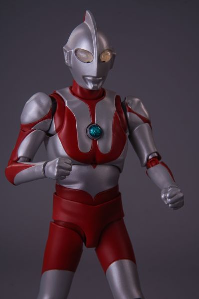 S.H.Figuarts（真骨雕制法） 奥特曼 60周年纪念版