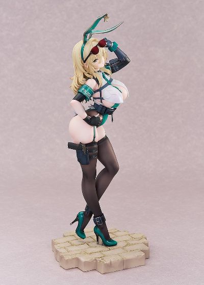 兔女郎警官_01