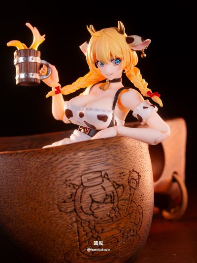 ERA-003 黛西·托瑞斯 啤酒女郎样式