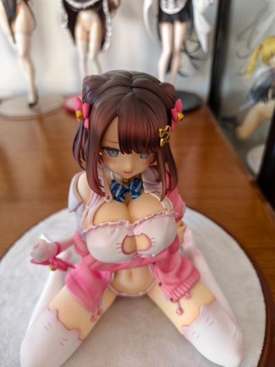 蝴蝶发夹少女