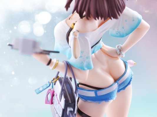 碧蓝航线 雾岛 夏日的大胆尝试