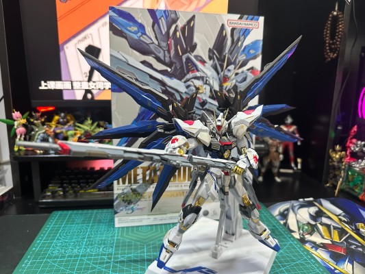METAL BUILD 强袭自由高达 ＜重生版＞