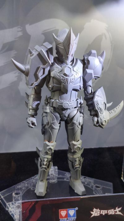铠拼Z 黑犀侠