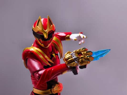 S.H.Figuarts 豪兽狼（首发专属战队指环配套版）