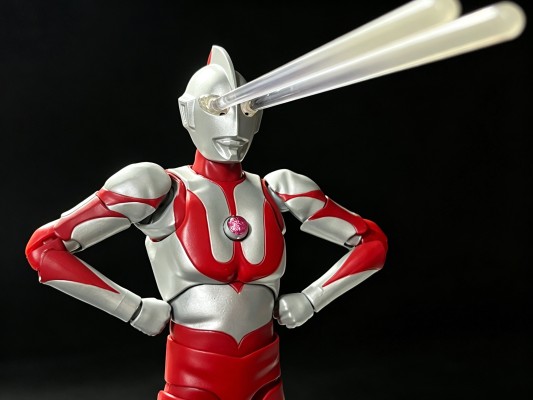 S.H.Figuarts（真骨雕制法） 奥特曼 60周年纪念版