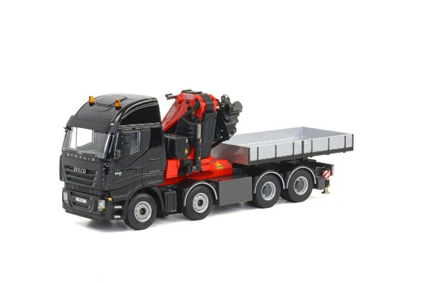 04-1090 依维柯stralis as2 8x4牵引卡车+法西f1300随车起重机
