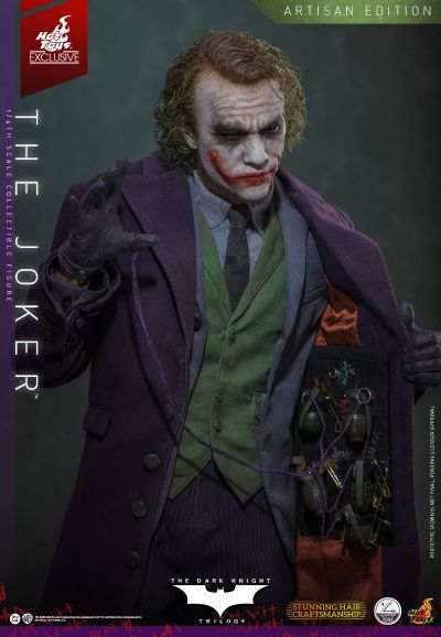 QS028AE 《蝙蝠侠：黑暗骑士》小丑 1:4比例 植发版