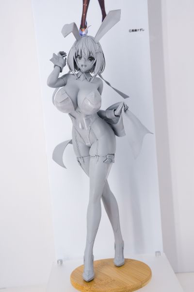 索菲亚· F· 希琳 蝴蝶结兔女郎