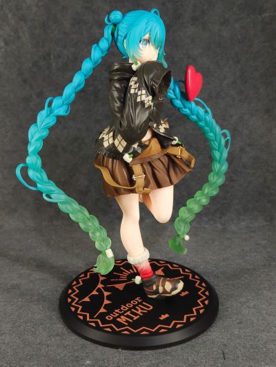 Fashion 初音未来  户外时装