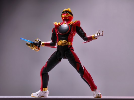 S.H.Figuarts 豪兽狼（首发专属战队指环配套版）