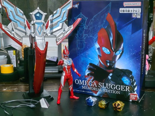 PREMIUM BANDAI 奥美迦头镖 MEMORIAL EDITION