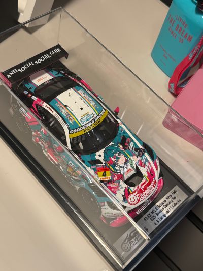 初音未来 GT企划 1/18 GOODSMILE 初音未来 AMG 2025 开幕战