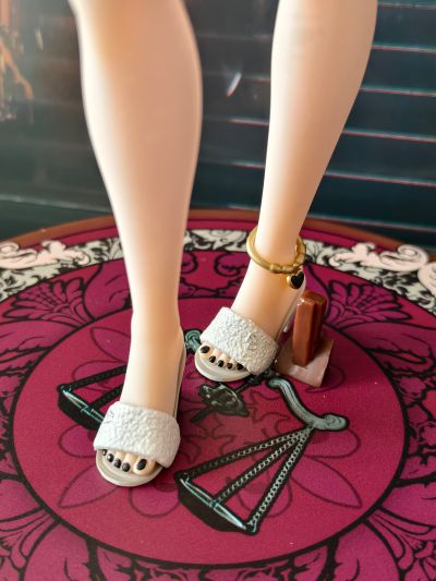 胜利女神：妮姬 D：杀手妻子
