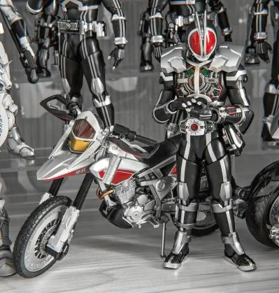 S.H.Figuarts  机动摩托人（载具模式）