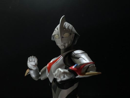 S.H.Figuarts 奈克赛斯奥特曼 幼年形态