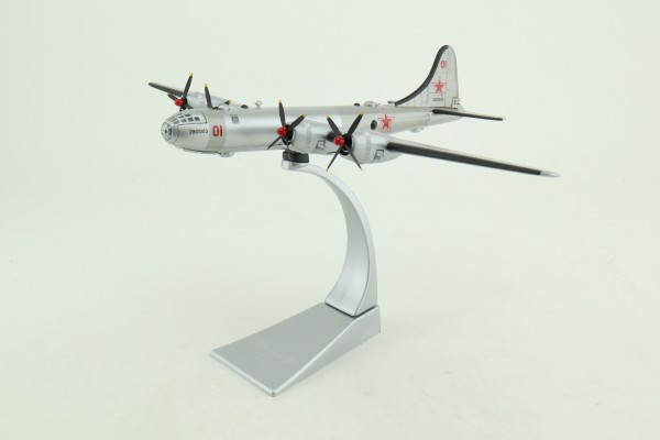 AA318XX 1/144 图-4轰炸机